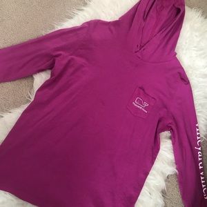 magenta/fuschia vineyard vines hoodie